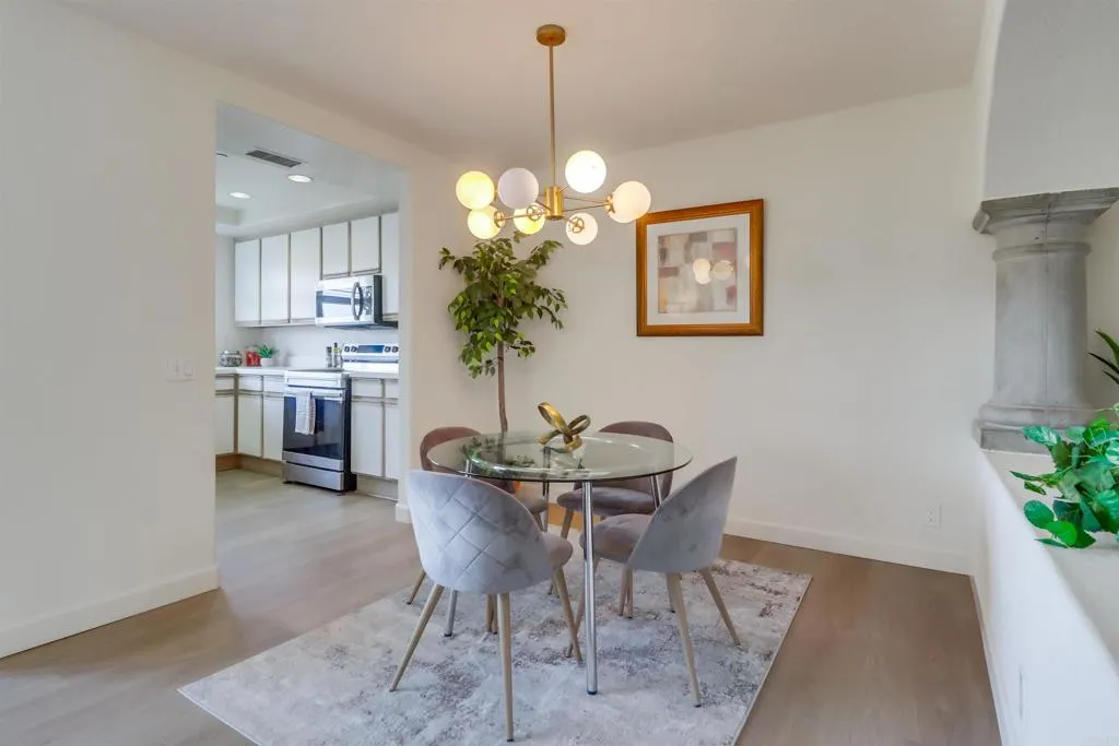 https://cdn.realtyfeed.com/cdn/127/306420448/c77e326df61d9bb117e07eddbe8dea53.webp