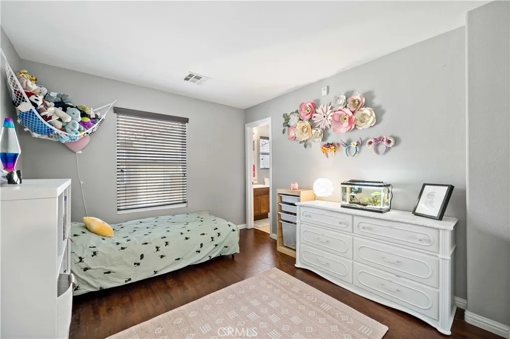 https://cdn.realtyfeed.com/cdn/127/306420480/0920eb257b17861295b3b098026e5641.webp
