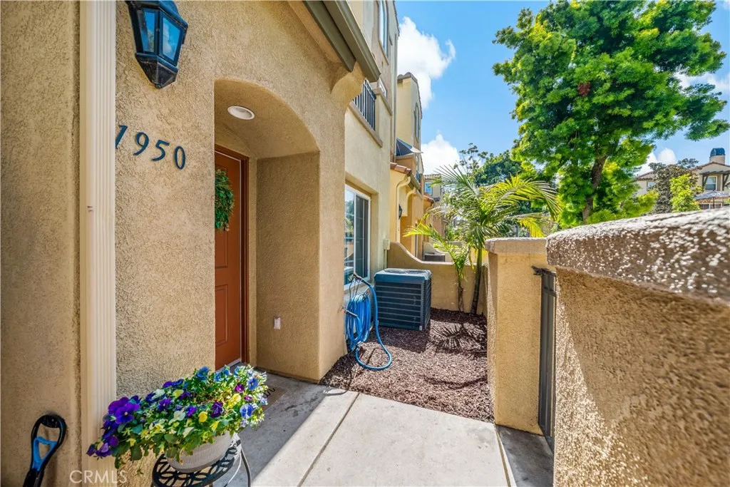 https://cdn.realtyfeed.com/cdn/127/306420480/48acca6e14e2738301d88a0c7efe0ac8.webp