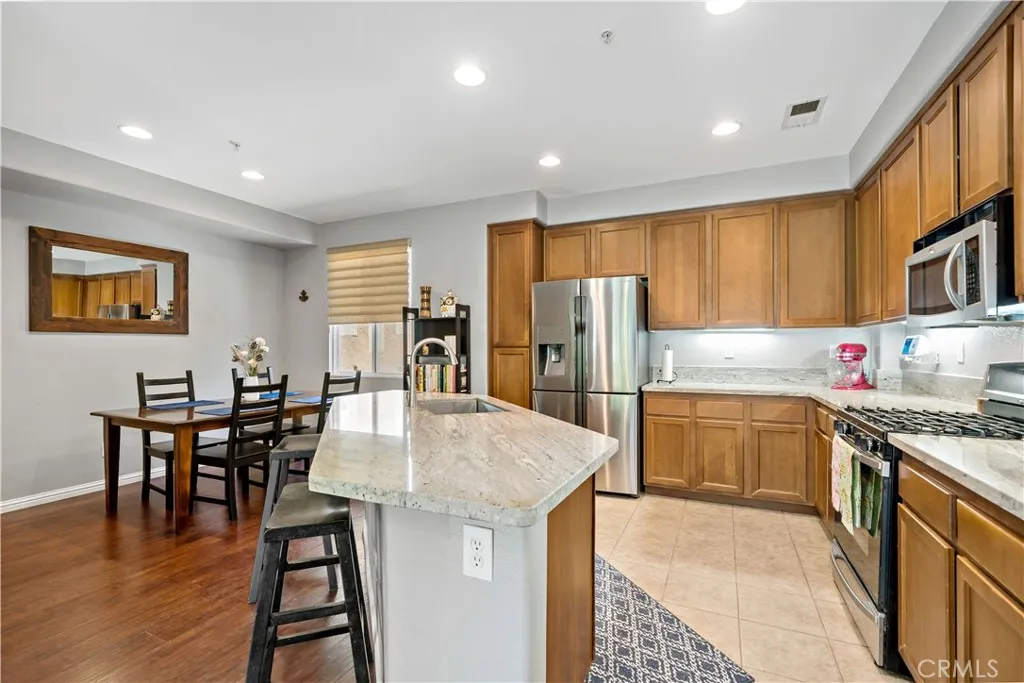 https://cdn.realtyfeed.com/cdn/127/306420480/6447de90ee0d435c0ee3f378548231aa.webp