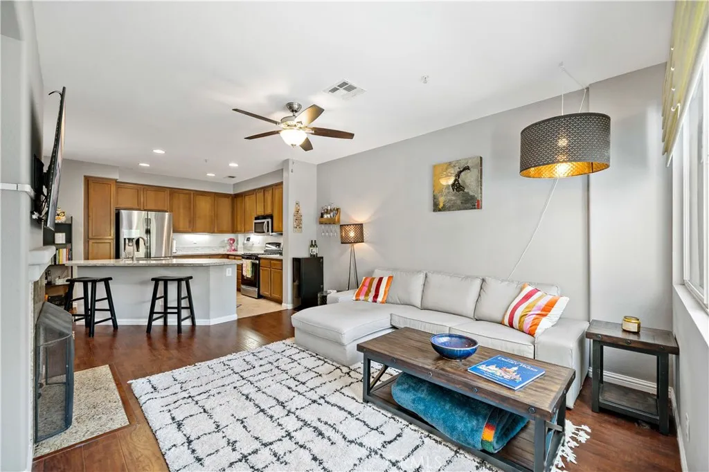 https://cdn.realtyfeed.com/cdn/127/306420480/a9e8eead1ce337ebf28f6af20bca955e.webp