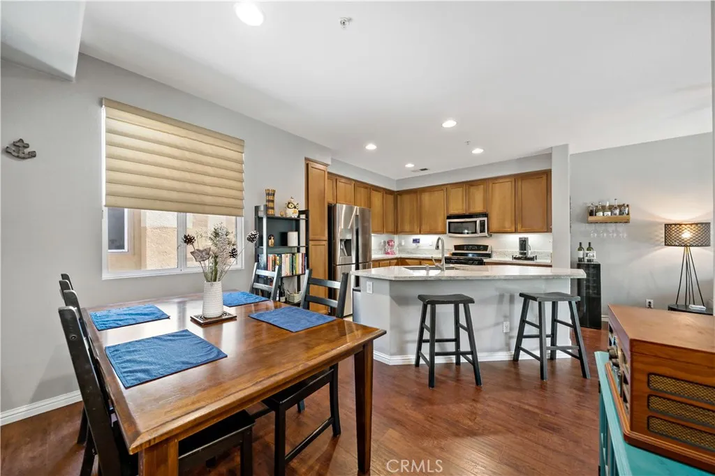 https://cdn.realtyfeed.com/cdn/127/306420480/cd30a13290e8036f02ab392abca9ba03.webp