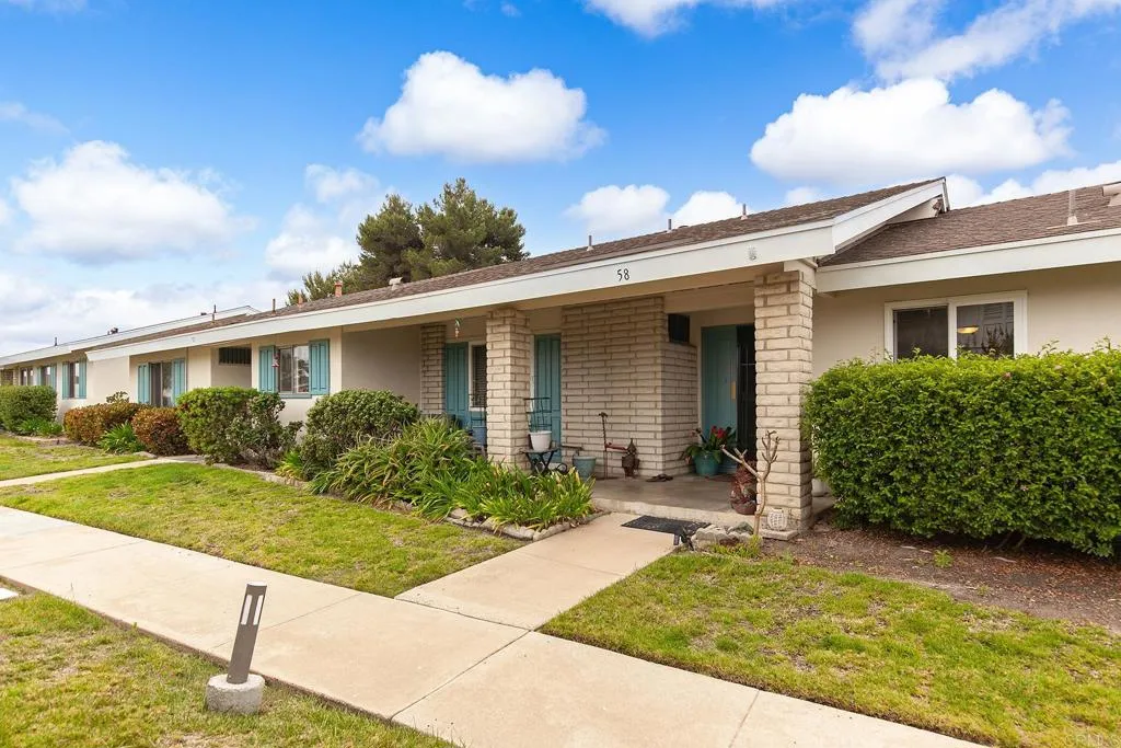 MLS: PTP2502863 Condo For Sale