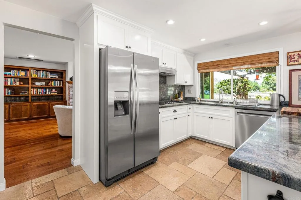 https://cdn.realtyfeed.com/cdn/127/306421072/3d75058f5ca37d6e4be4e2f3e9ac180e.webp