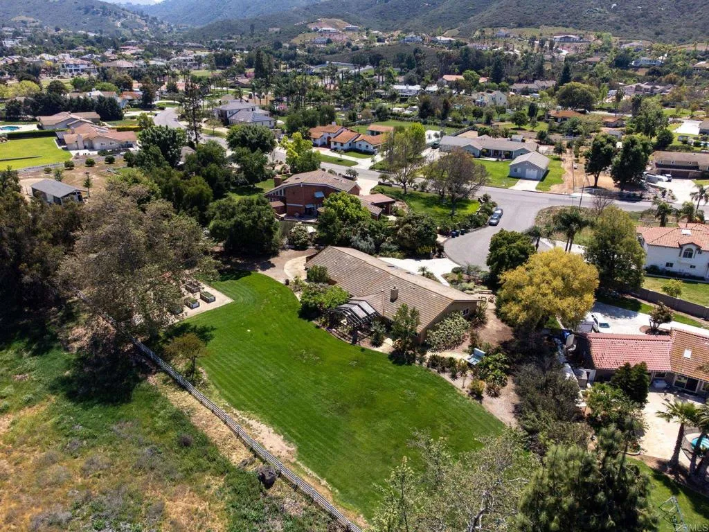 https://cdn.realtyfeed.com/cdn/127/306421072/3df7b50deb49afe3204c3ff78ea3ccad.webp