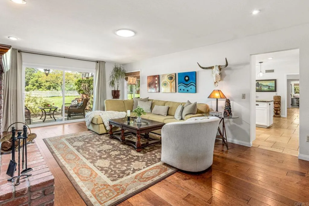 https://cdn.realtyfeed.com/cdn/127/306421072/58ab0d60050de3d7d0963a88e6a03199.webp
