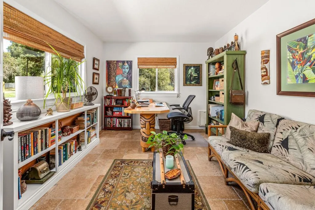https://cdn.realtyfeed.com/cdn/127/306421072/84c39cde8485dec4a57b241de1664bf7.webp