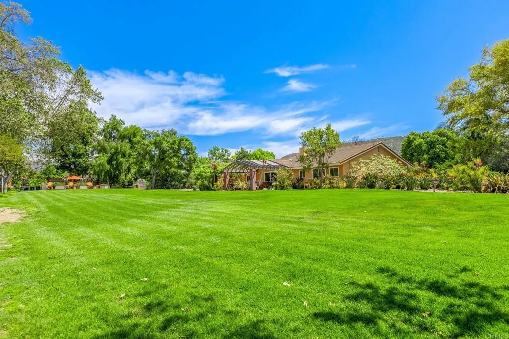 https://cdn.realtyfeed.com/cdn/127/306421072/a46923a6f265da6ea4b1fa5b01f7081b.webp
