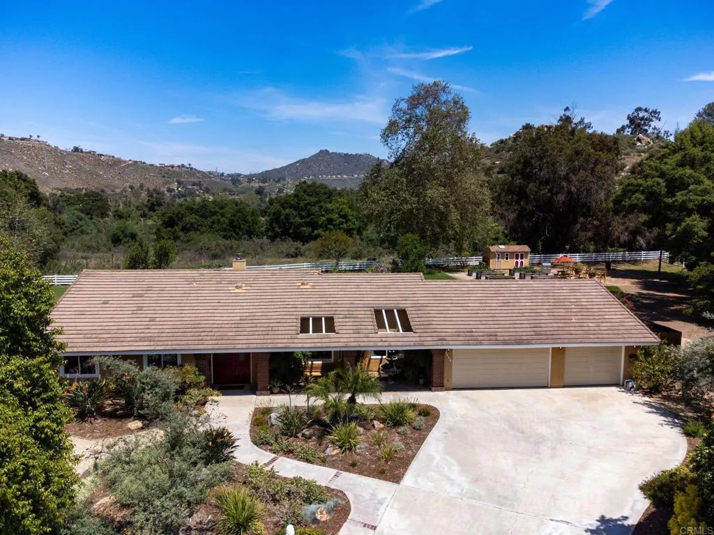 https://cdn.realtyfeed.com/cdn/127/306421072/dbce9223ce92311689bfcf3b396ed0dc.webp