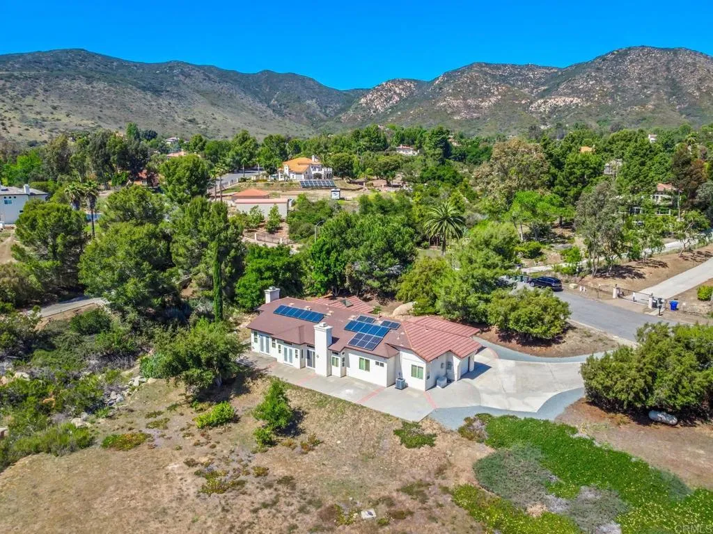 https://cdn.realtyfeed.com/cdn/127/306421109/30862906efff05cb900b95096ecdd485.webp