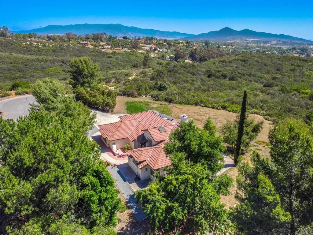 https://cdn.realtyfeed.com/cdn/127/306421109/5b64fd77b67fad46756d059886019672.webp