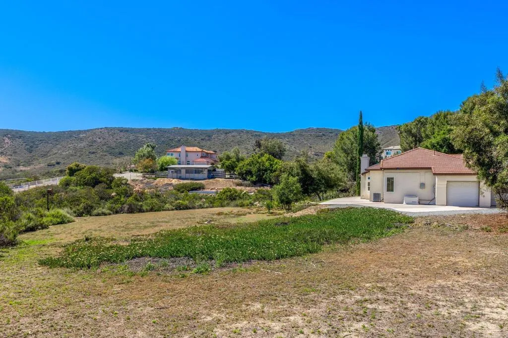 https://cdn.realtyfeed.com/cdn/127/306421109/945cca9b6877be4fb630120035017104.webp
