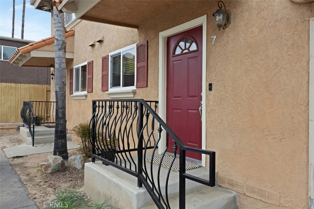 https://cdn.realtyfeed.com/cdn/127/306421133/8655d68258a50f66982ea22d8ad1d07e.webp
