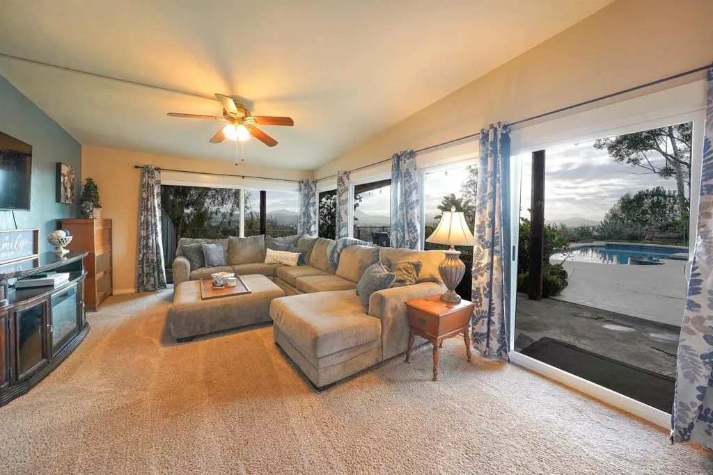 https://cdn.realtyfeed.com/cdn/127/306421256/133f39c3f6a9db657e7958a04ddc627f.webp
