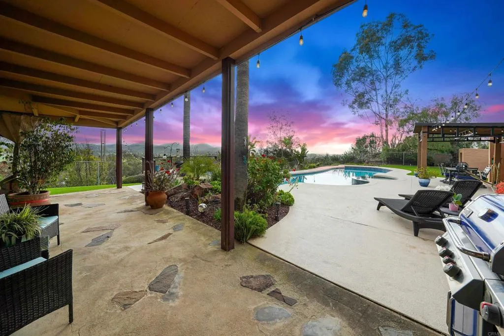 https://cdn.realtyfeed.com/cdn/127/306421256/21ab6b7a8f90a55d694d2564db573ad8.webp