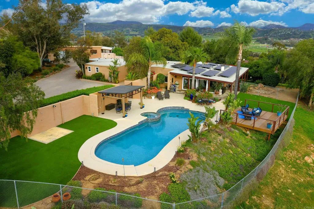 https://cdn.realtyfeed.com/cdn/127/306421256/85f0efe0515bb513295f25c7fd22a881.webp