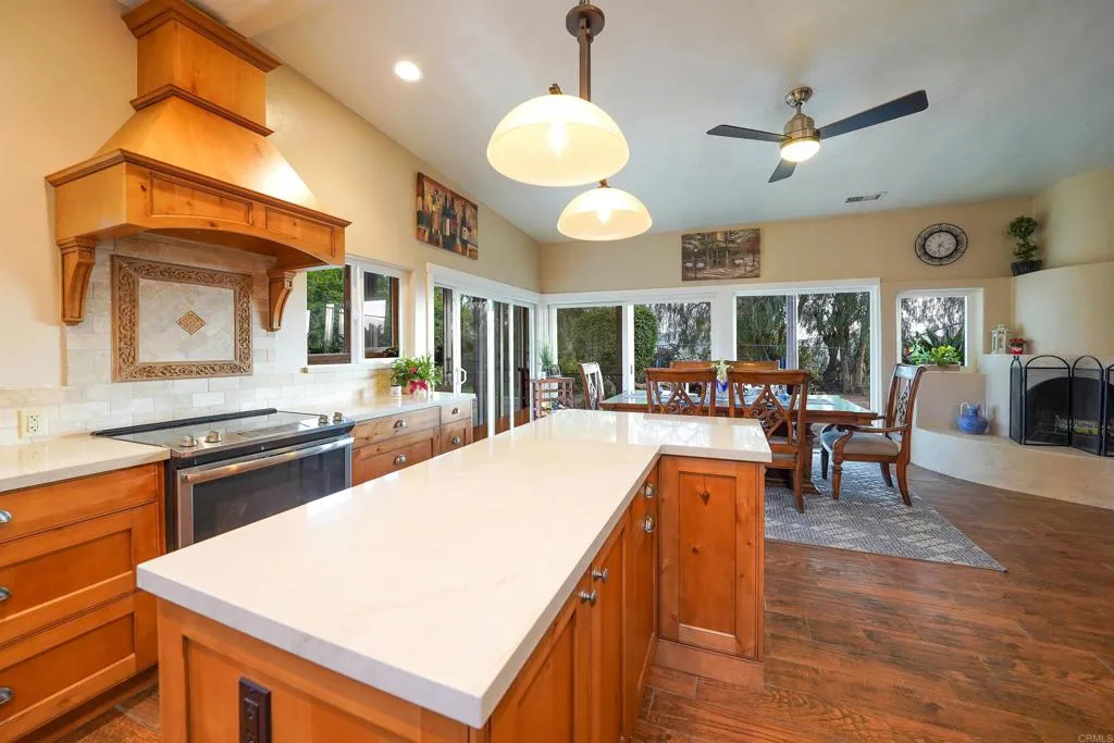 https://cdn.realtyfeed.com/cdn/127/306421256/d18e265a51b94fa411cf93d7a4578ac8.webp