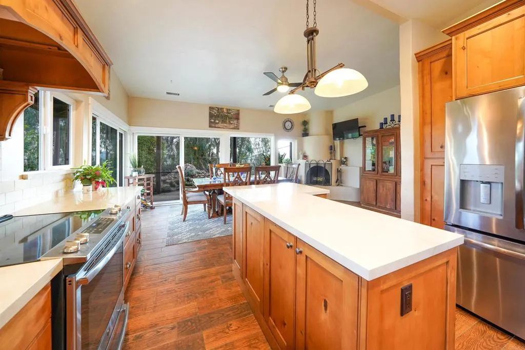 https://cdn.realtyfeed.com/cdn/127/306421256/ded021a32ee4bae8e12f0579d27ed145.webp