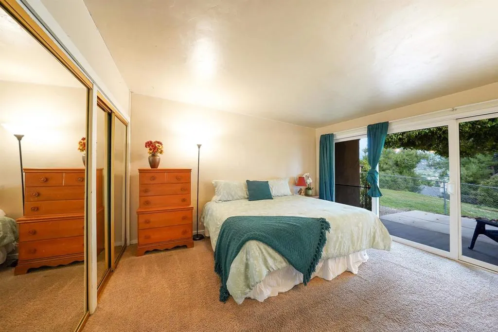 https://cdn.realtyfeed.com/cdn/127/306421256/fb12d0aca2bfe24abb54865dad7686ed.webp