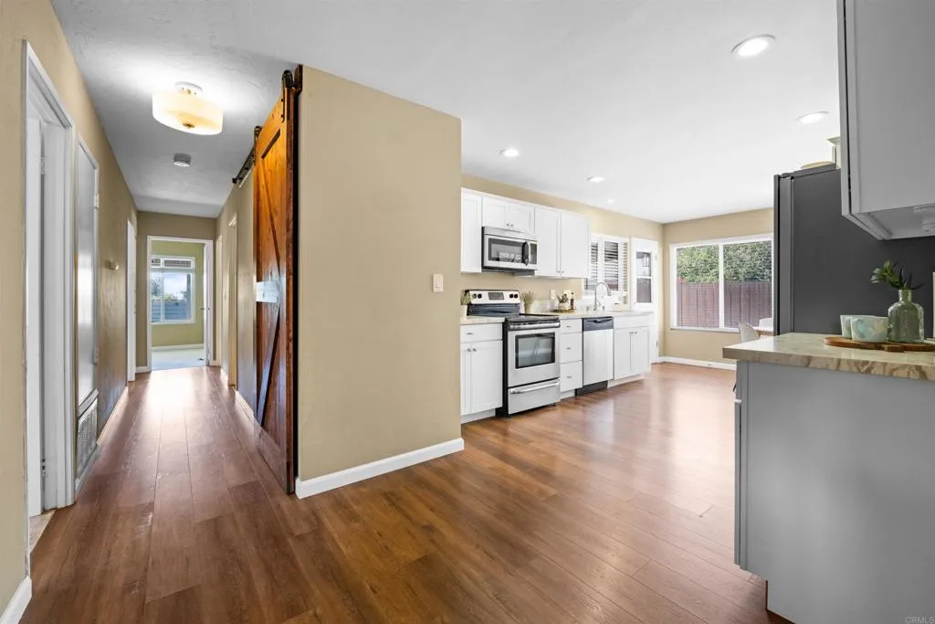 https://cdn.realtyfeed.com/cdn/127/306421400/cba6af240e9fd95e9450662db4c1135c.webp