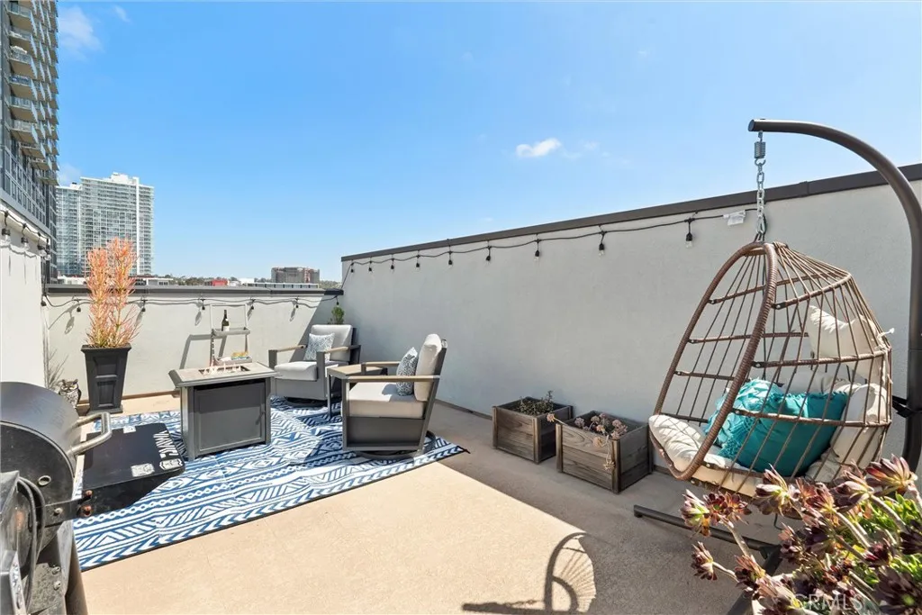 https://cdn.realtyfeed.com/cdn/127/306421496/41611b86b77f01f84917dd1423e8689c.webp