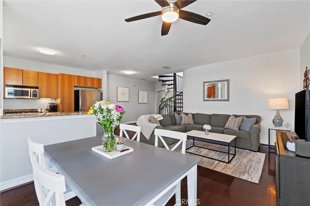 https://cdn.realtyfeed.com/cdn/127/306421496/8d10579c88d0d20b071a2209d2a87aa2.webp