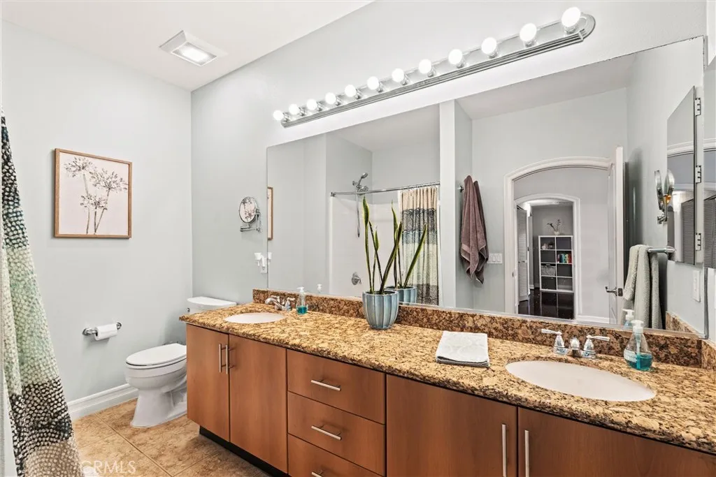 https://cdn.realtyfeed.com/cdn/127/306421496/93a8aed9eab0702299239ec86ce15296.webp