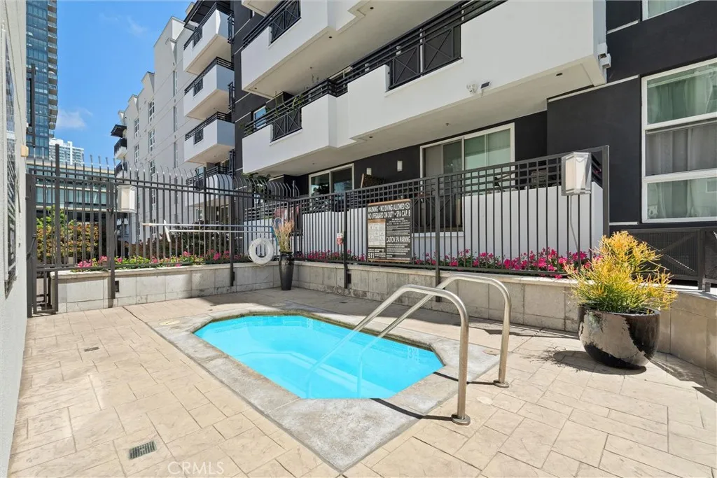 https://cdn.realtyfeed.com/cdn/127/306421496/a1f430dc624b70ddd9642d073260beee.webp