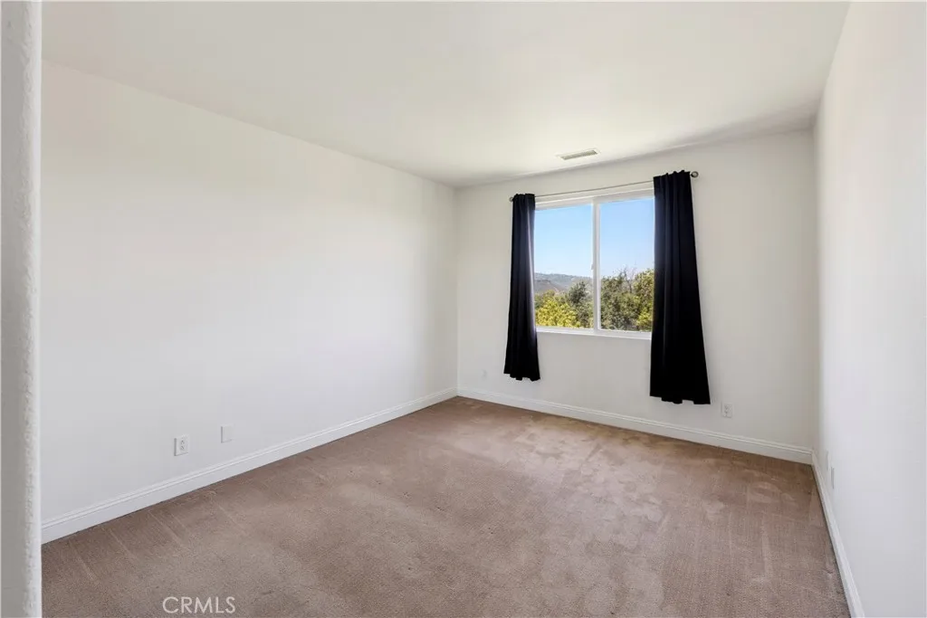 https://cdn.realtyfeed.com/cdn/127/306421556/6dbfec2bcb69d69ce5c90bd25eab3a42.webp