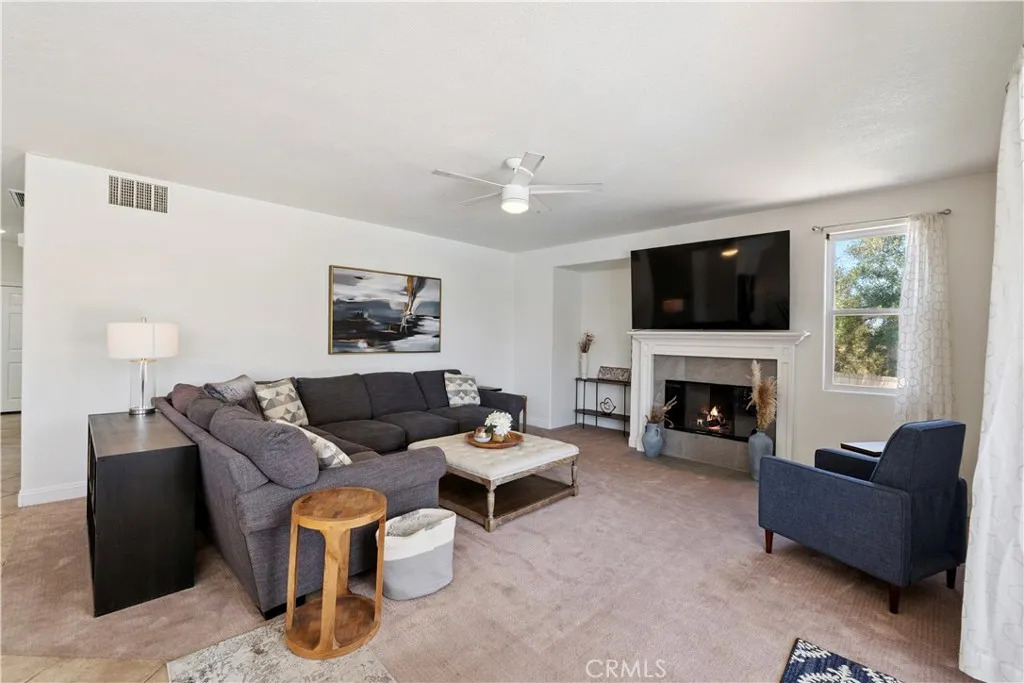 https://cdn.realtyfeed.com/cdn/127/306421556/e4d4aeee66fe97f8724f8cc7c84c91a8.webp