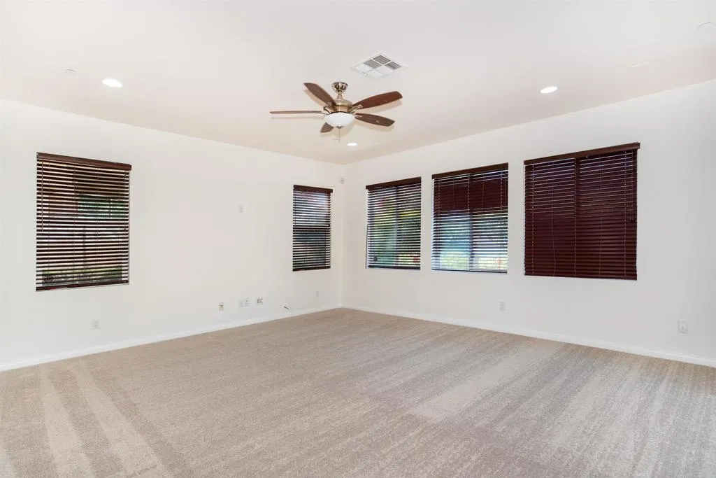 https://cdn.realtyfeed.com/cdn/127/306421606/0c7280b8298346f064252237adf2b9fd.webp