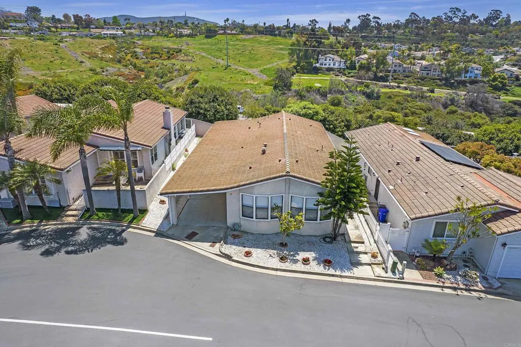 https://cdn.realtyfeed.com/cdn/127/306421753/8a544ecc3ff45231adb62d9f8c5f0900.webp