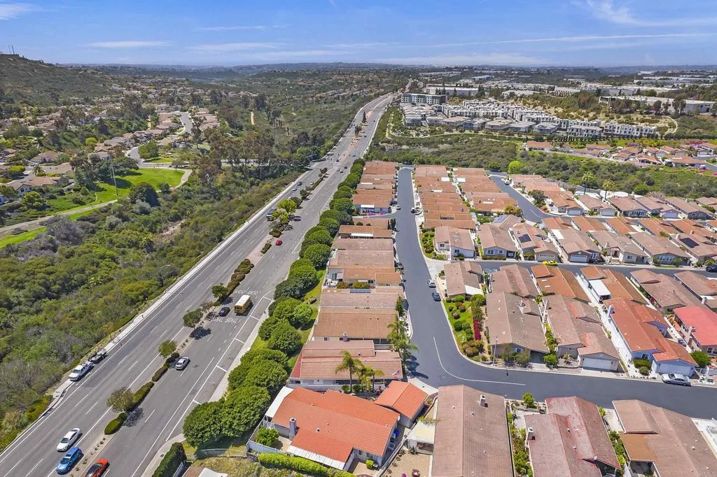https://cdn.realtyfeed.com/cdn/127/306421753/aadda94a30f1ae251cfa8527e0dcbece.webp