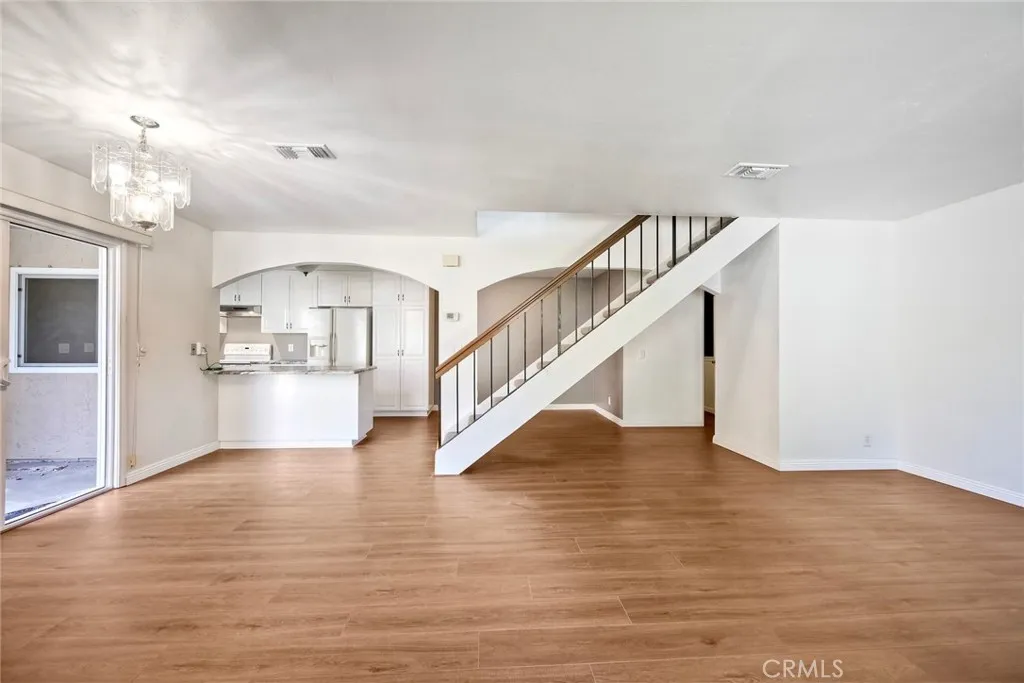Photo #3: SW25089629 Listing 