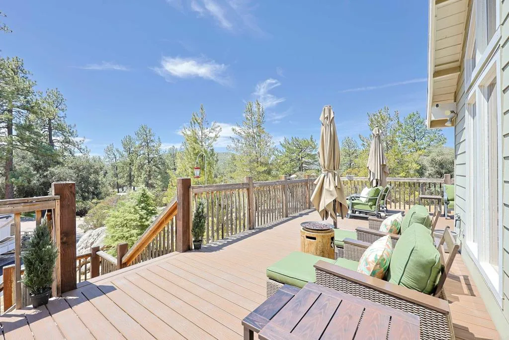 https://cdn.realtyfeed.com/cdn/127/306421883/c17ca9b925aef95a10f11b81265e13c2.webp