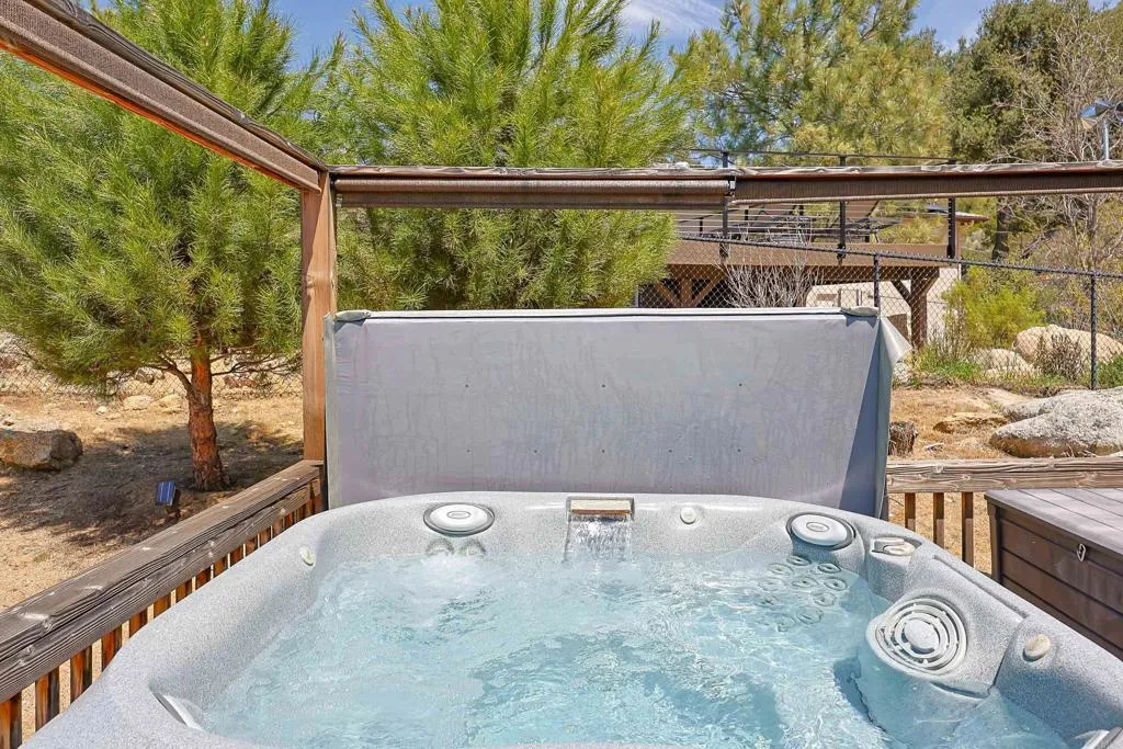 https://cdn.realtyfeed.com/cdn/127/306421883/f14fdf44b118805f44d35e6a4be9c5e0.webp