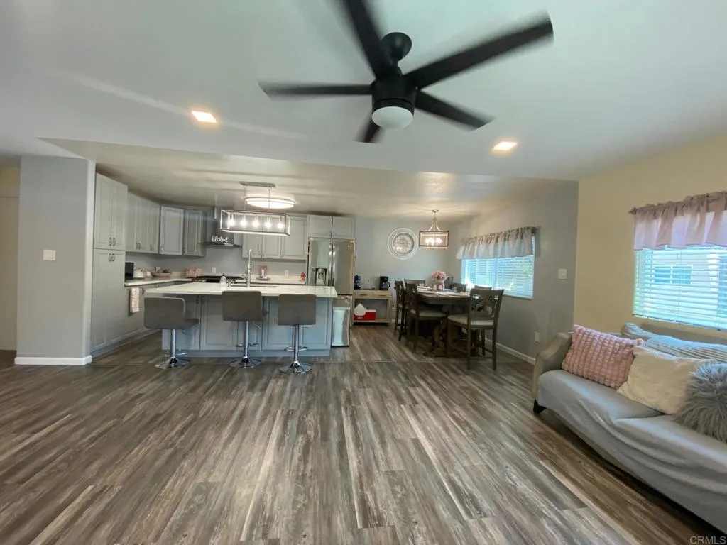 https://cdn.realtyfeed.com/cdn/127/306421997/299228cba2fb4f7164e14f96b5668345.webp