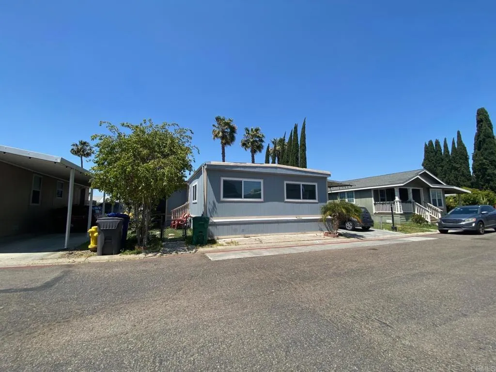 https://cdn.realtyfeed.com/cdn/127/306421997/7f01c3880a6f7adb7f1ae01ad3b0afc1.webp