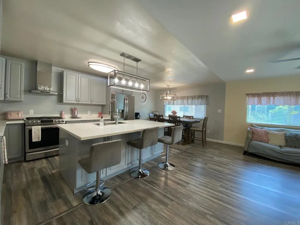 https://cdn.realtyfeed.com/cdn/127/306421997/ec6d1e565f034ea0dae851e0569f8da1.webp