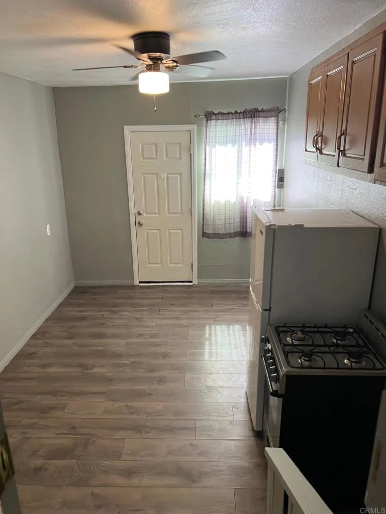 https://cdn.realtyfeed.com/cdn/127/306421997/efeffcdf7acc99f90de7c45155388d29.webp