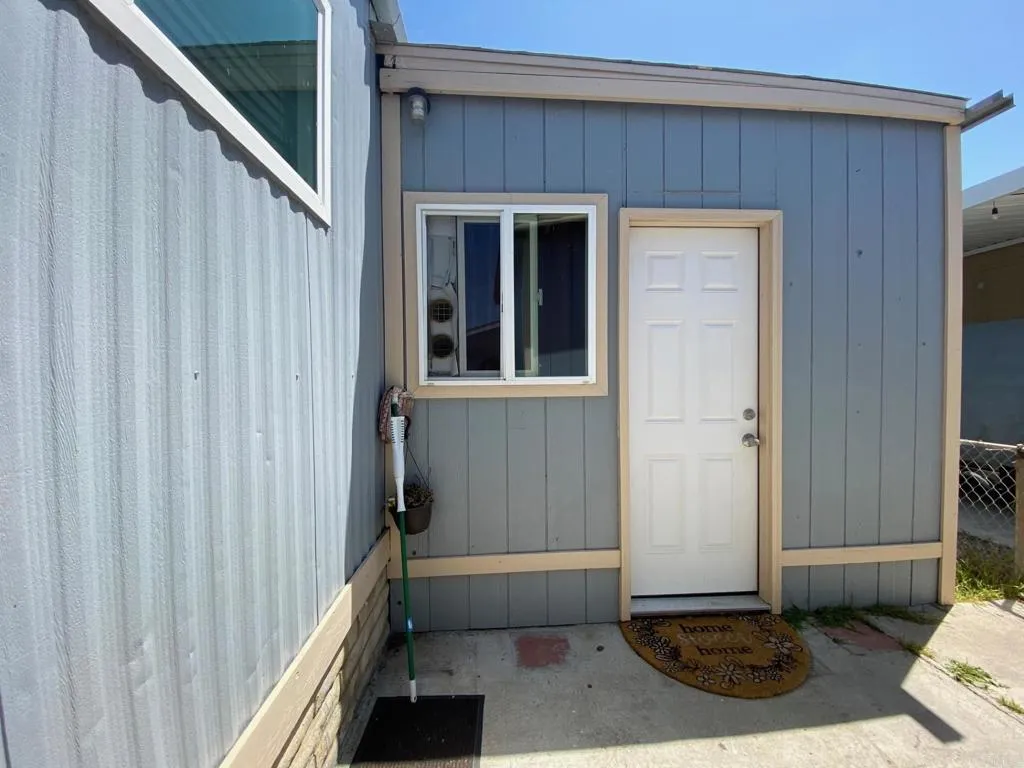 https://cdn.realtyfeed.com/cdn/127/306421997/fb61072cbb989a82311b7eca8827ce70.webp