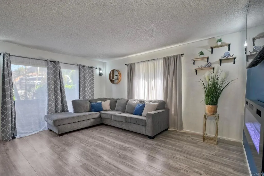 Photo #2: NDP2503947 Listing 