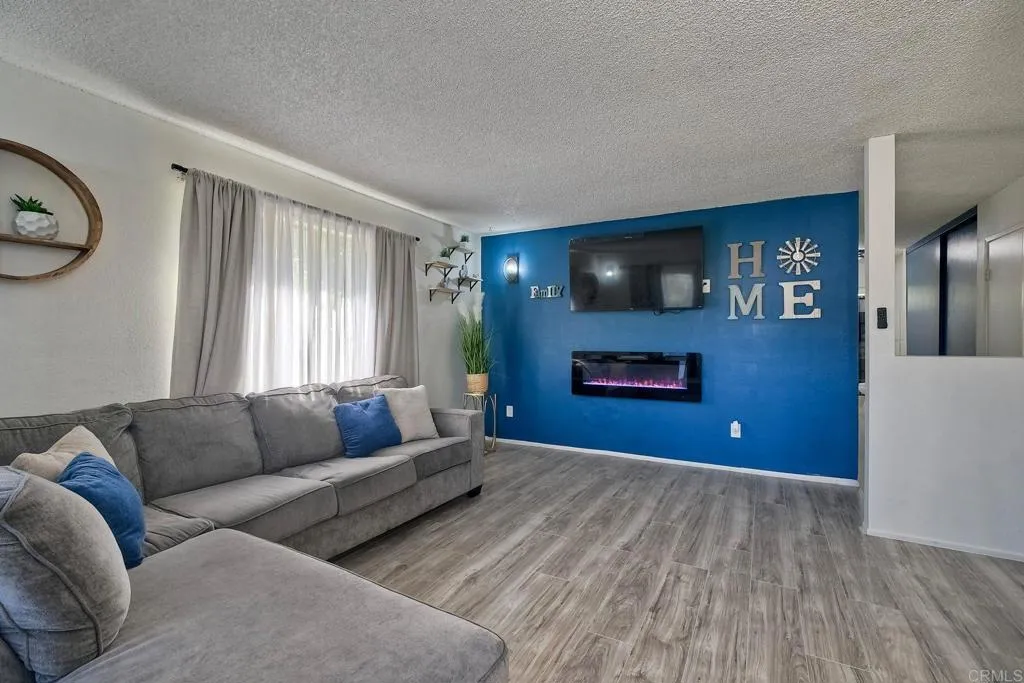 MLS: NDP2503947 Condo For Sale