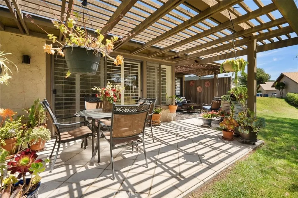 https://cdn.realtyfeed.com/cdn/127/306422090/007c9a40569549b256093a9a64b45611.webp