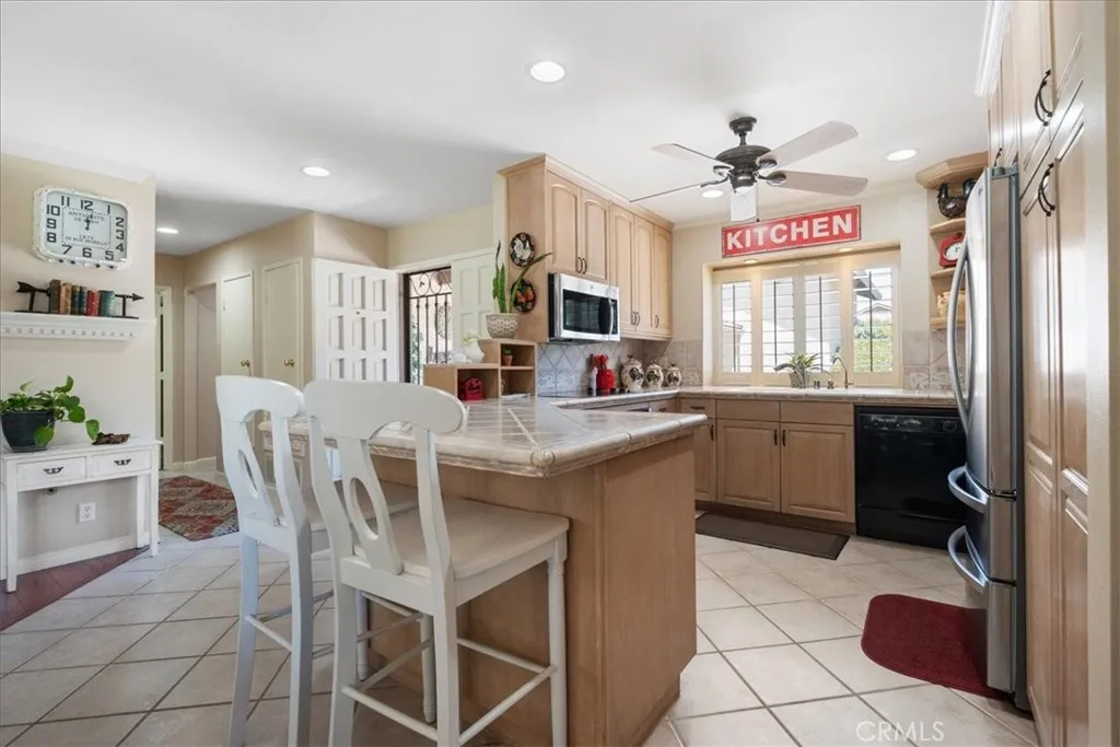 Photo #6: ND25088380 Listing 