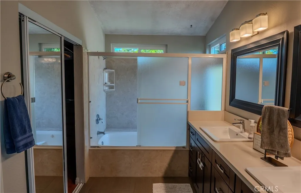 https://cdn.realtyfeed.com/cdn/127/306422431/d548c45d612de54164b74d9c33c706e9.webp