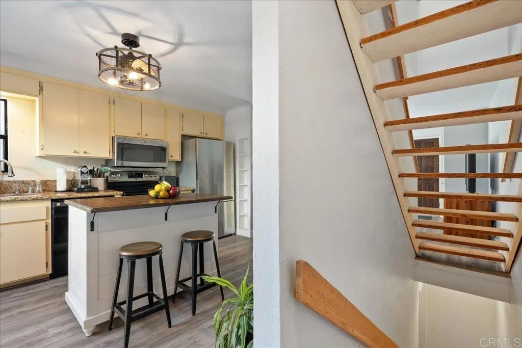 https://cdn.realtyfeed.com/cdn/127/306422618/687fe9fab555da38445171512d104d8b.webp