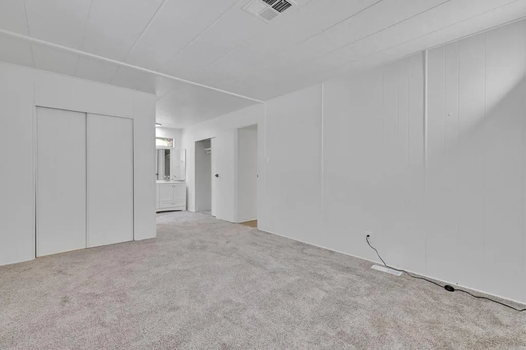 https://cdn.realtyfeed.com/cdn/127/306422644/51f5f9e377822d765775d617a658870f.webp