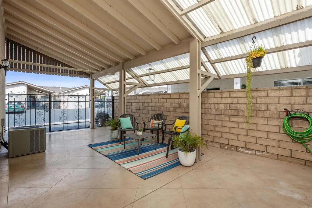 https://cdn.realtyfeed.com/cdn/127/306422677/51716ed3708d97b0c48009eff72c92b5.webp