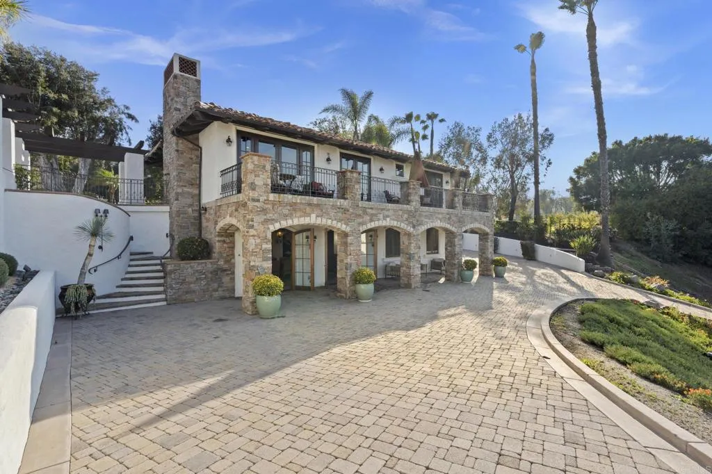 https://cdn.realtyfeed.com/cdn/127/306422758/fe801602a434287dd406ef530e5ef0d3.webp